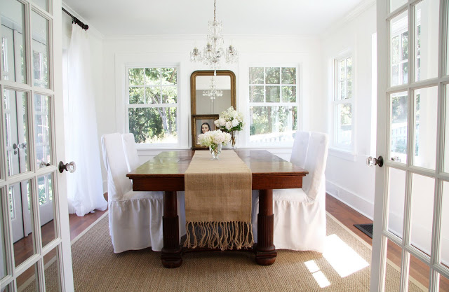 Love this airy white farmhouse dining room kellyelko.com