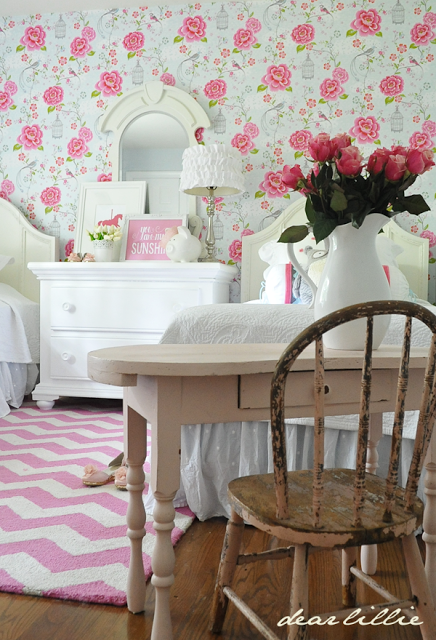 Pretty in pink girls bedroom