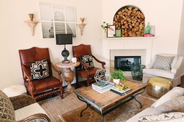 Lovely and eclectic home tour of Two Ellie featured at kellyelko.com