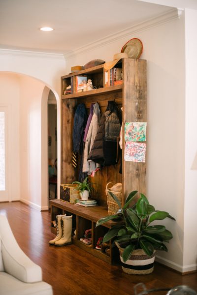 Beautiful DIY mudroom storage kellyelko.com