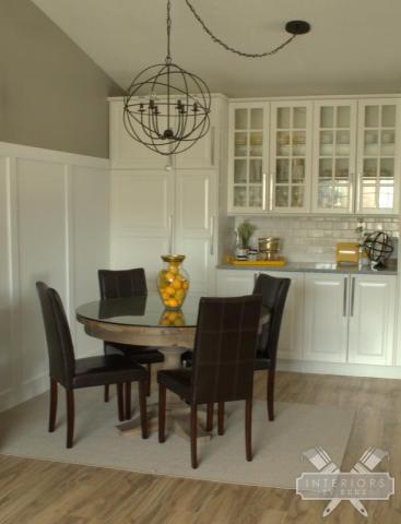 Kitchen nook - love the built-ins kellyelko.com