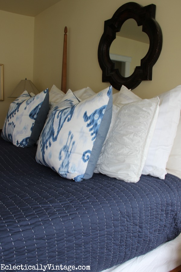 8 PRETTY BED PILLOW ARRANGEMENTS - StoneGable