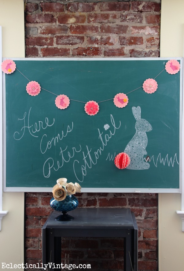 How cute is this bunny banner!  Takes just minutes to make too kellyelko.com