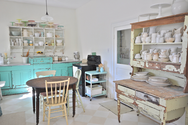 Vintage kitchen - love the vintage finds instead of built in cabinets kellyelko.com