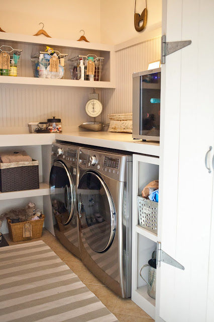 Organized laundry room kellyelko.com