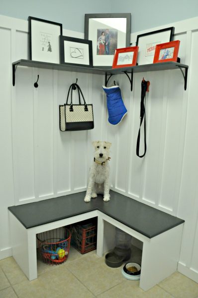 Great mudroom with a DIY bench kellyelko.com