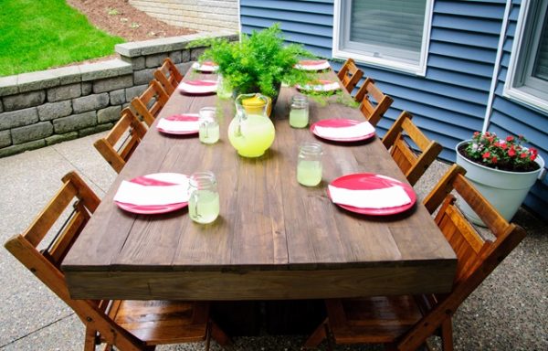 Make an outdoor patio table kellyelko.com