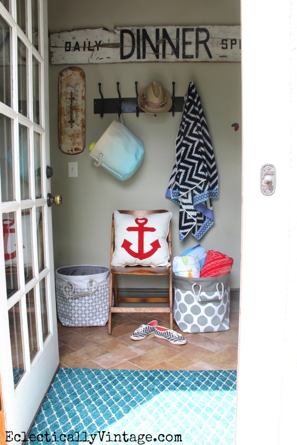 Summer mudroom - such great decorating and storage ideas! kellyelko.com