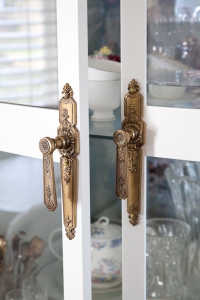 Beautiful brass handles - love the little details in this kitchen kellyelko.com