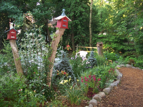 Garden path - part of this gorgeous garden tour kellyelko.com