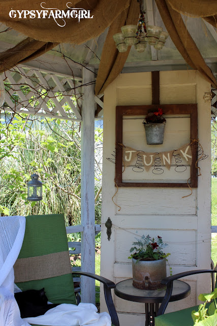 Garden junk tour - she's got the coolest planters ecleticallyvintage.com