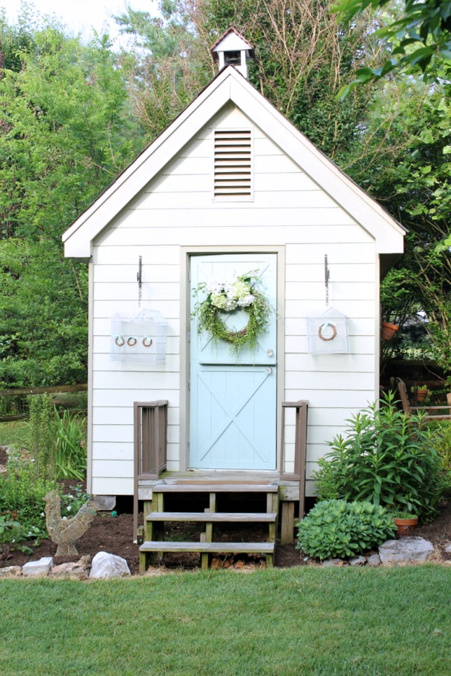 Check out how this playhouse was transformed into a craft shed! kellyelko.com