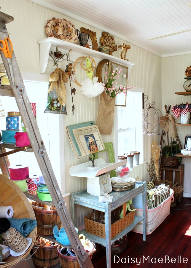 Tour this playhouse turned craft room kellyelko.com