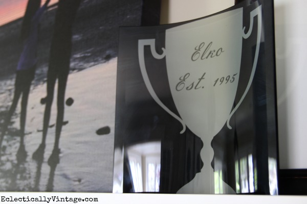 Love this curved glass art - perfect housewarming gift! kellyelko.com