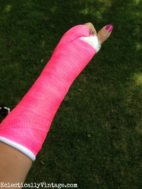 Hot pink cast! kellyelko.com