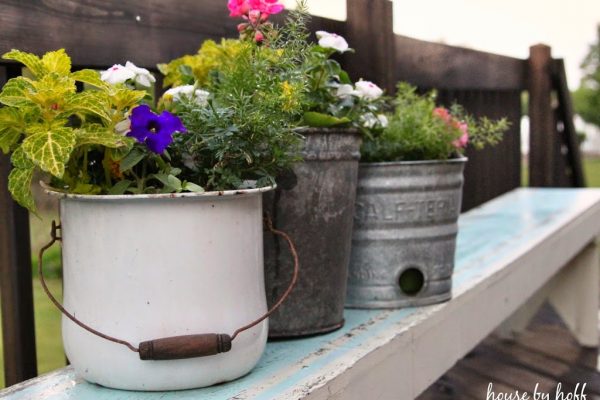 Every garden needs rusty old planters! kellyelko.com