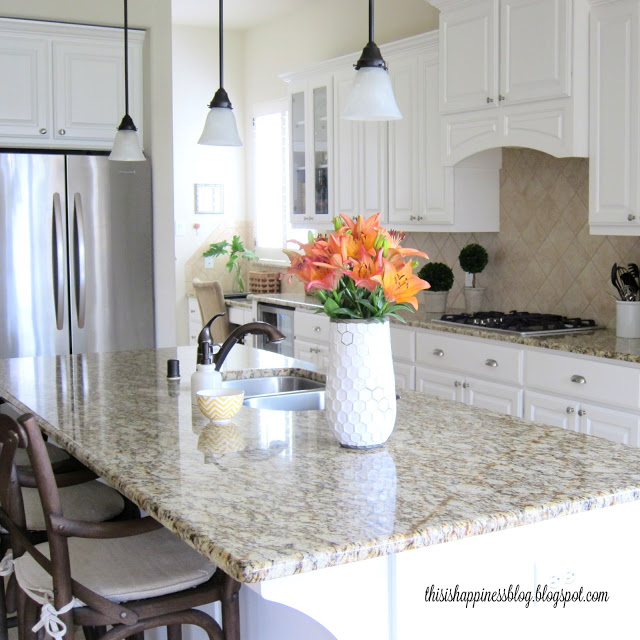 Beautiful white kitchen kellyelko.com