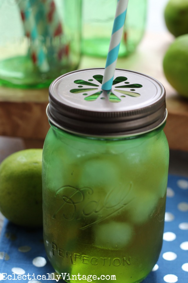 Moscow Mule cocktail recipe - so cute served in these green mason jars kellyelko.com