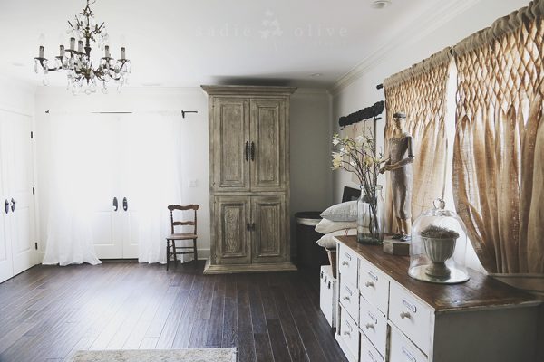 Love this neutral farmhouse master bedroom and the smocked burlap curtains kellyelko.com