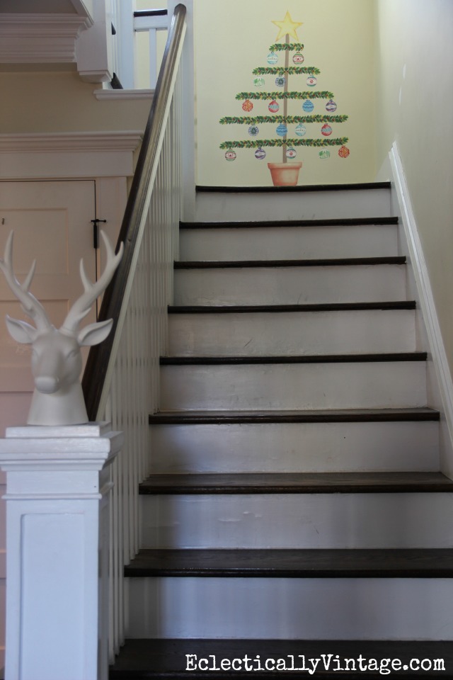 How cute is that Christmas tree decal! Perfect for tight spaces like this stairway landing kellyelko.com