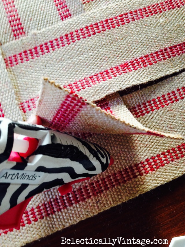 How to Make an Upholstery Webbing Table Runner