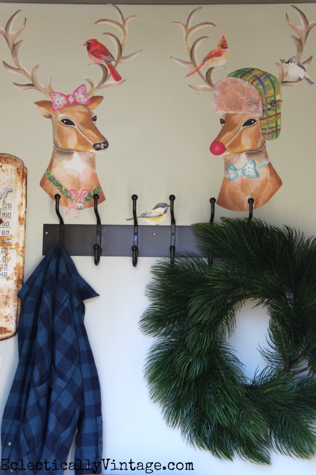 Love these reindeer decals for Christmas decorating! kellyelko.com