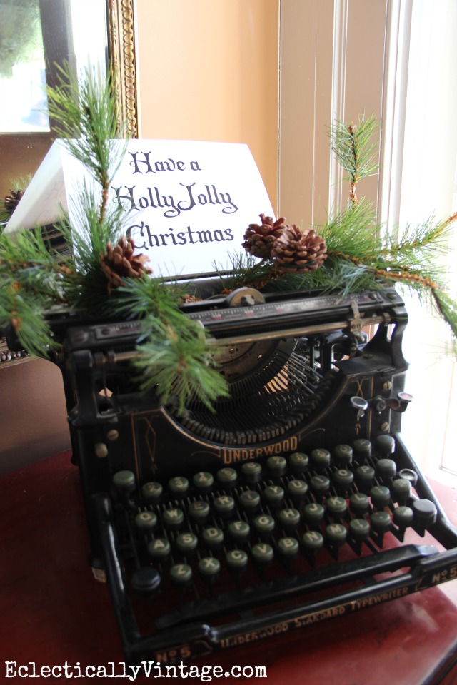 Have a Holly Jolly Christmas - vintage Underwood typewriter is a fun way to decorate kellyelko.com