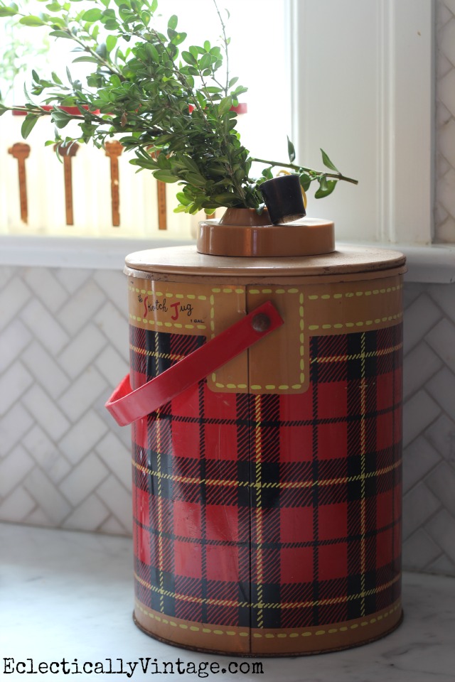 Vintage Skotch Jug is a cute Christmas decoration with a few sprigs of boxwood kellyelko.com