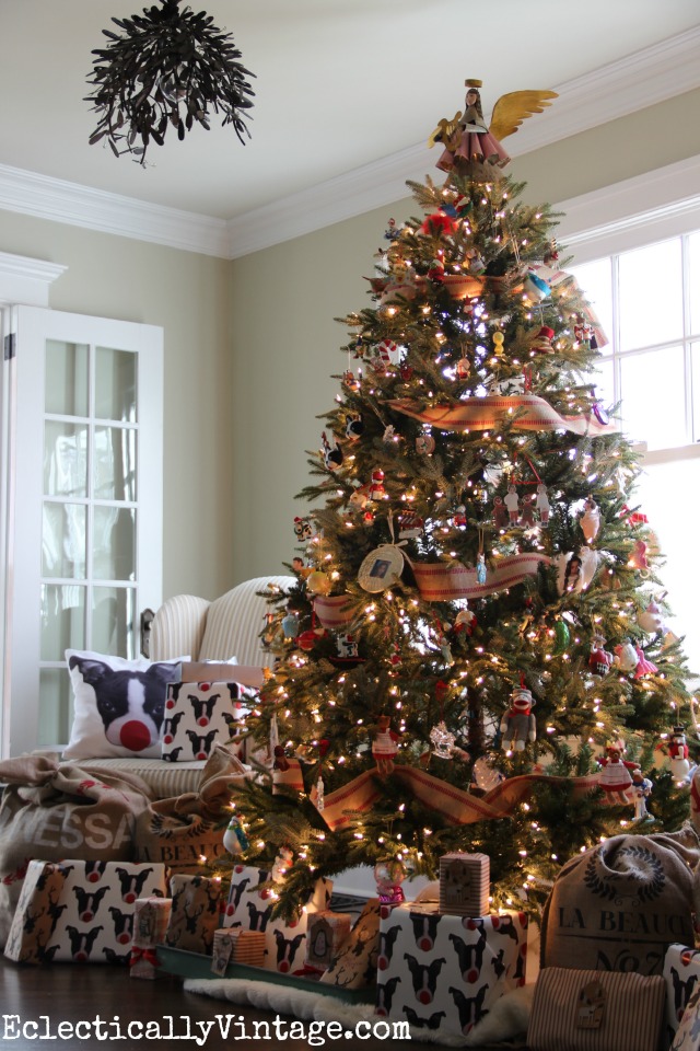 This Fraser Fir Christmas tree from Balsam Hill looks so life like! kellyelko.com