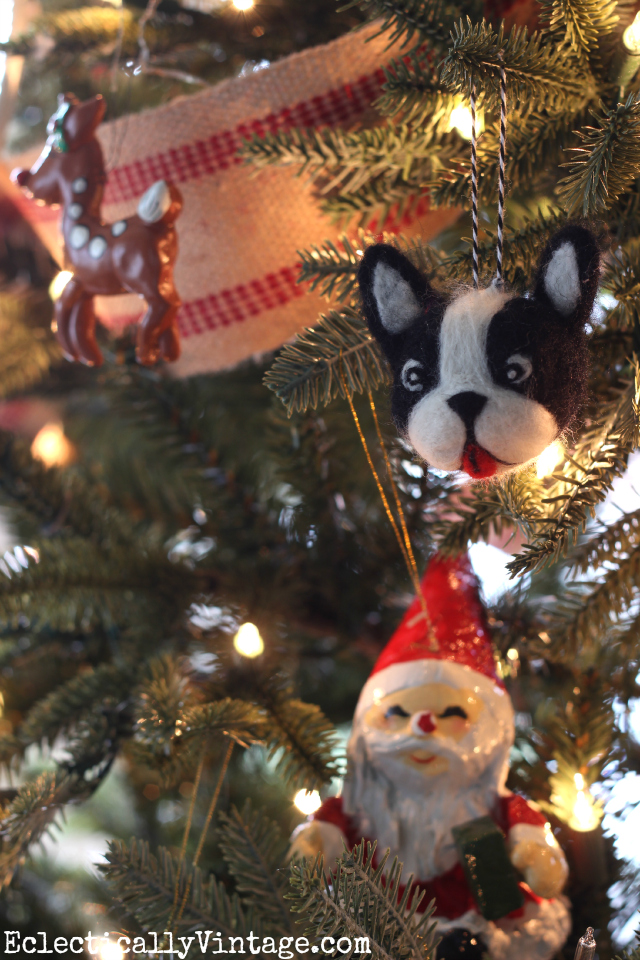 Such a cute Boston Terrier Christmas ornament kellyelko.com