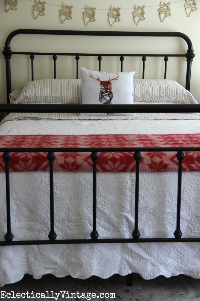 Love this bed - it's got the look of an antique! kellyelko.com