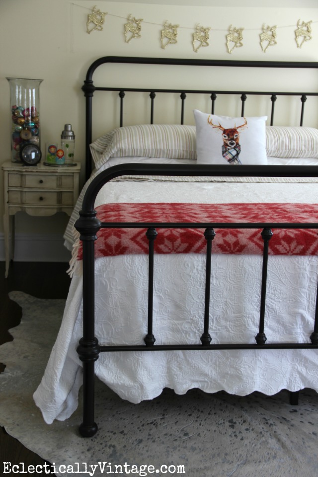 Vintage style iron bed can mix with any design style kellyelko.com