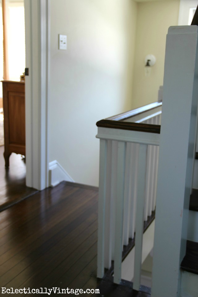 Blank staircase wall before kellyelko.com #DamageFreeDIY