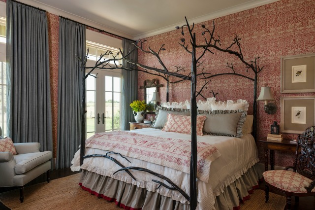 What a romantic four poster bed kellyelko.com