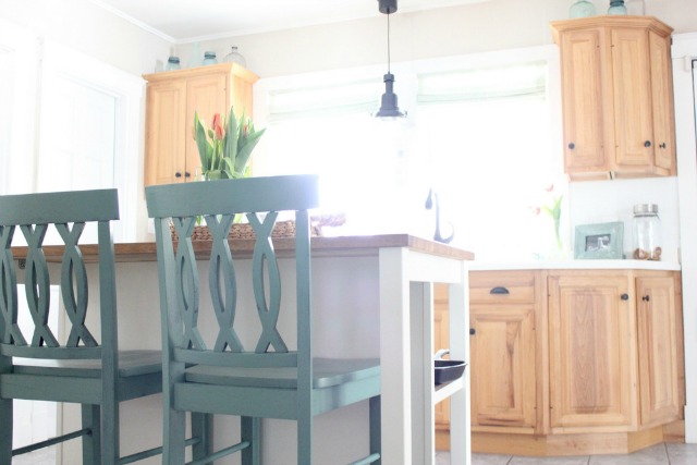 Love the blue bar stools and maple kitchen cabinets kellyelko.com