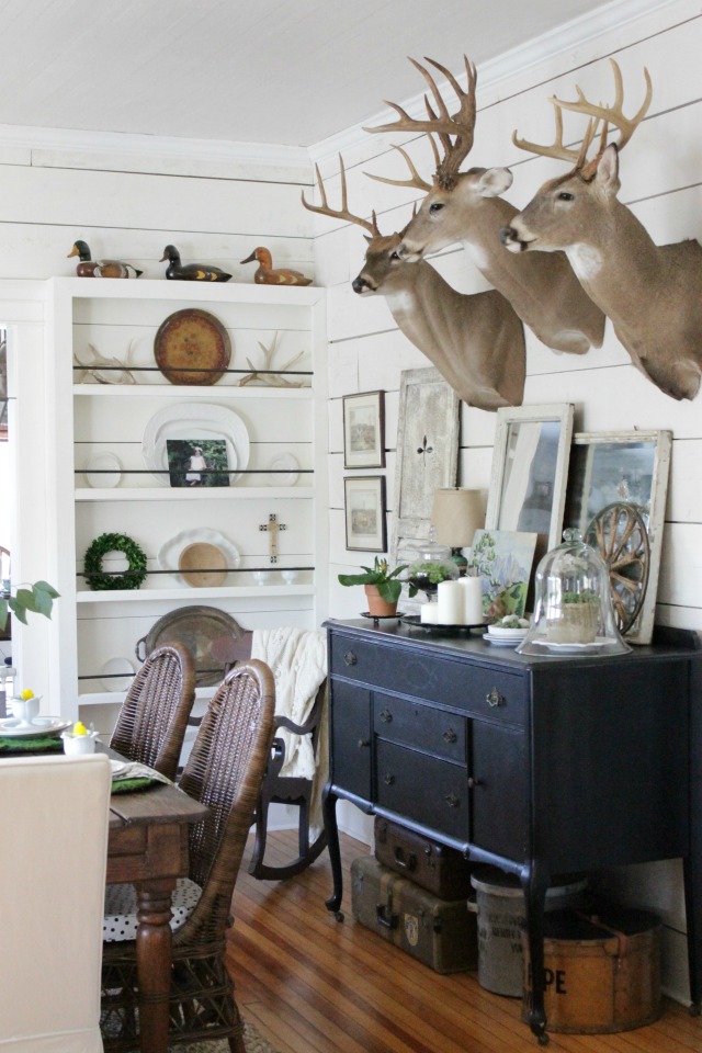 rustic-dining-room