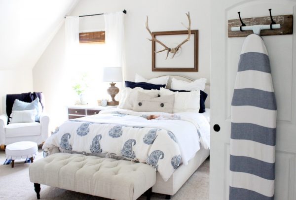 Love this country master bedroom and the blue paisley duvet kellyelko.com