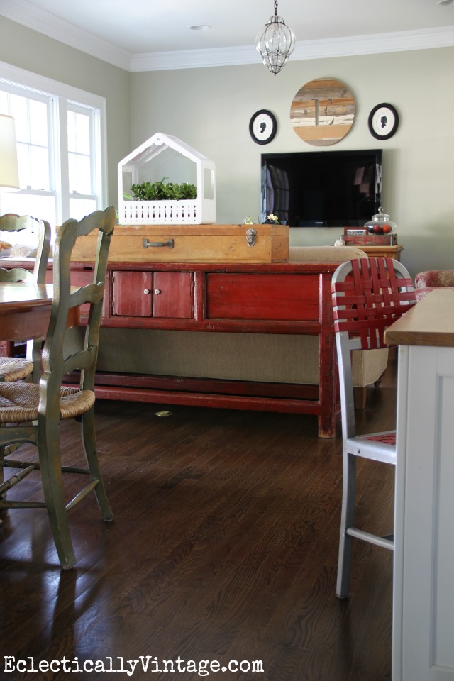 Love this breakfast nook/family room combo kellyelko.com