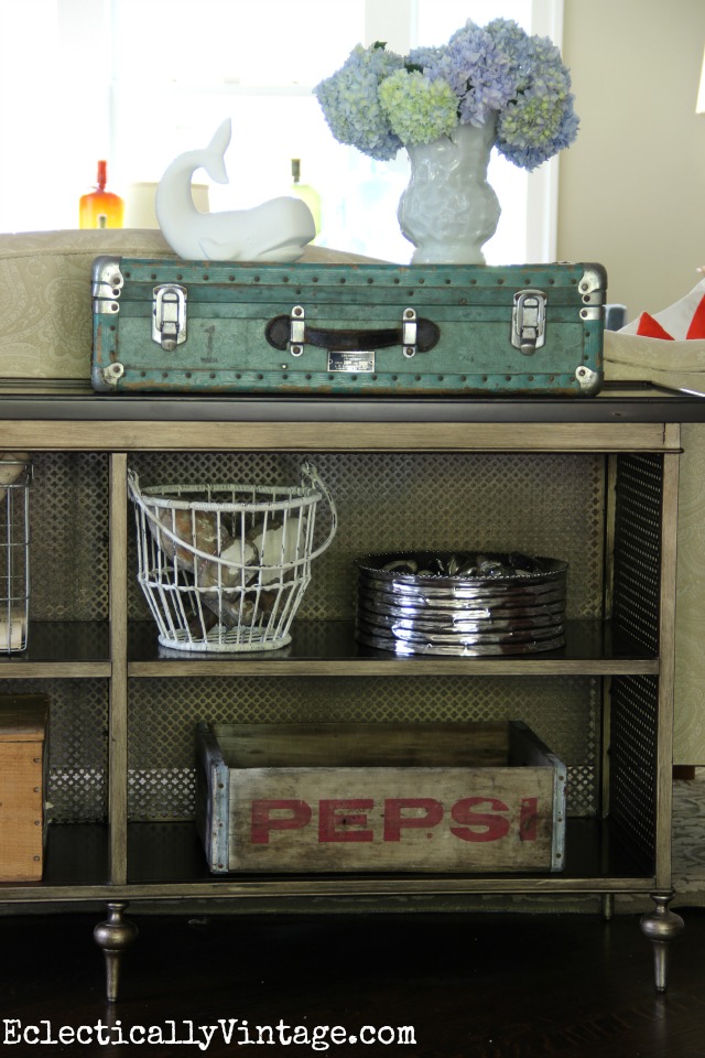 Love this console table display kellyelko.com