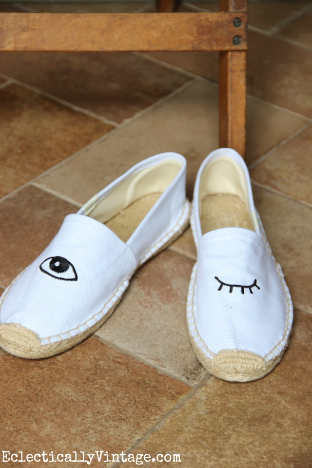 Love these winking eye shoes kellyelko.com