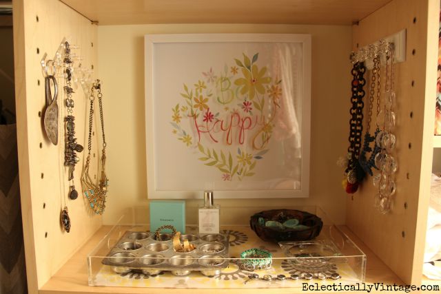 Create a jewelry organization station in your closet kellyelko.com