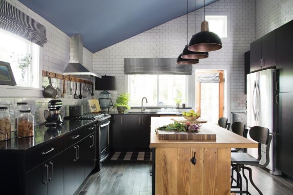 Cottage kitchen - love the subway tile to the ceiling kellyelko.com