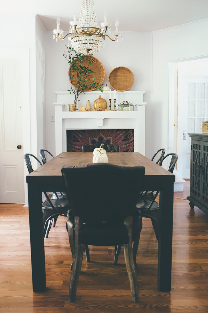 Love this rustic dining room 