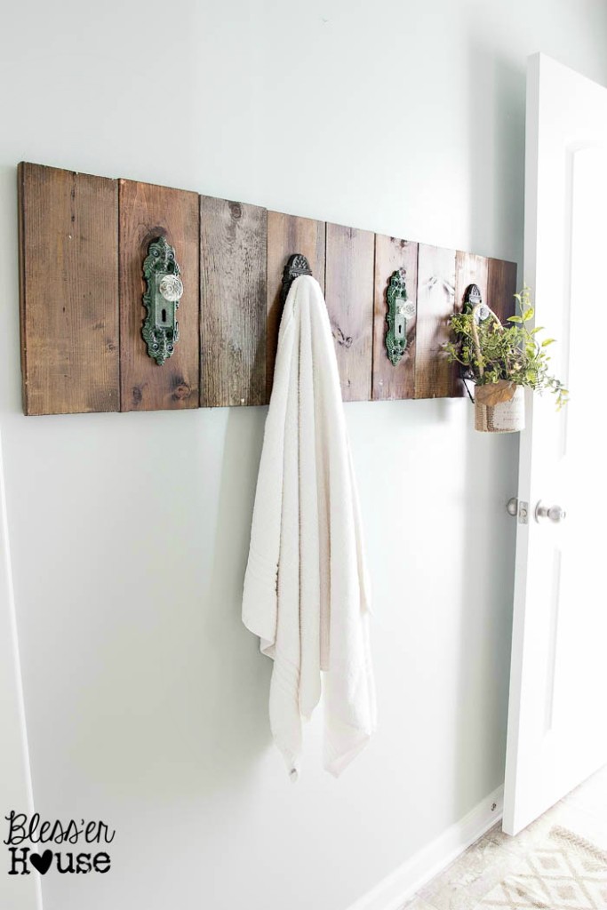 Door knob hook towel holder 