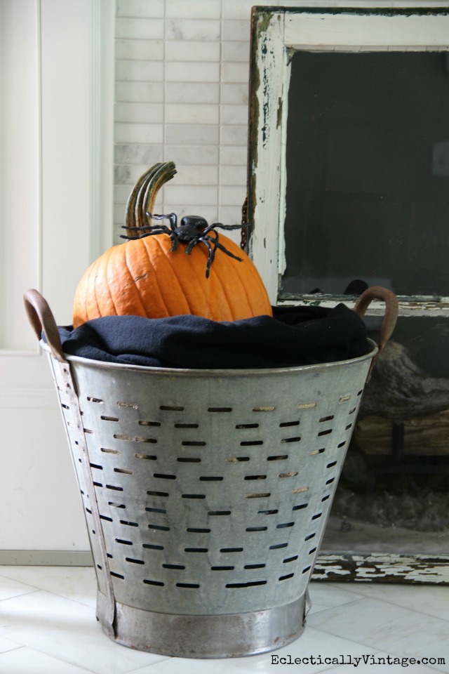 It's simple to add touches of Halloween around the house kellyelko.com