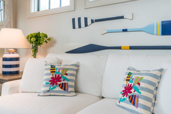 Oars as art - part of this full coastal home tour kellyelko.com