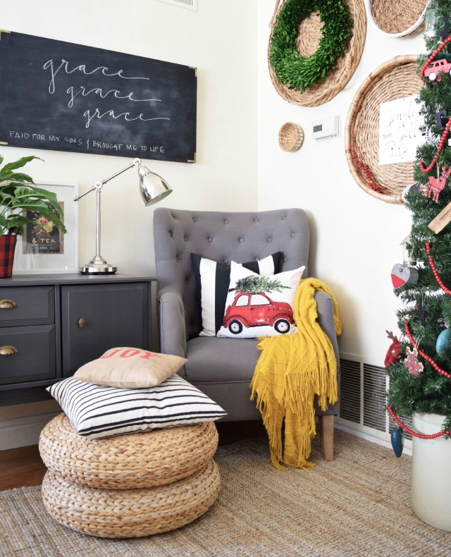 love the unexpected pop of yellow in this beautiful Christmas corner 