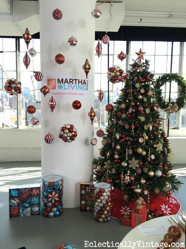 Martha Stewart Christmas decor - tons of great DIY decorating ideas! kellyelko.com