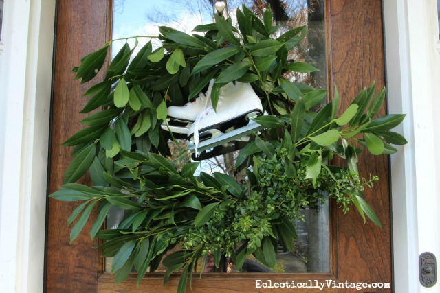 DIY fresh greens wreath - see the easiest way to make one with free clippings from the yard kellyelko.com