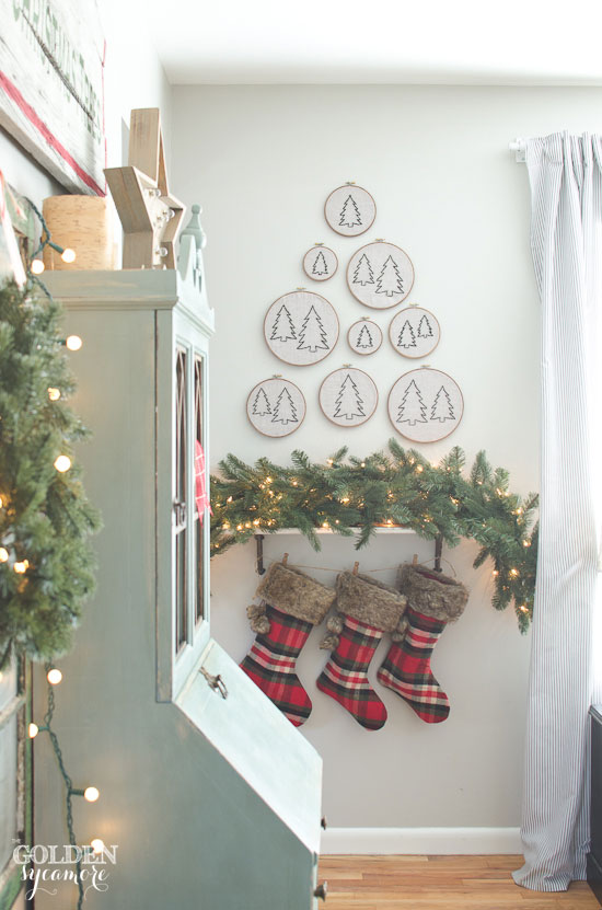 Creative Christmas decorating ideas - love the embroidery hoop forrest 